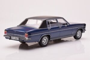 Opel Diplomat B Dunkelblau Metallic MCG 1:18 MCG18336 Metall – Bild 2 von 6