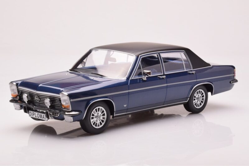 Opel Diplomat B Dunkelblau Metallic MCG 1:18 MCG18336 Metall