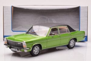 Opel Diplomat B Grün Metallic MCG 1:18 MCG18337 Metall – Bild 6 von 6