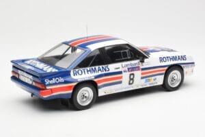 Opel Manta 400 Rothmans #8 J. McRae / I. Grindrod Lombard RAC Rally 1983 IXO 1:18 18RMC038A Metall – Bild 2 von 6
