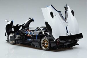 Pagani Zonda HP Barchetta Carbon Fiber Weiss LCD 1:18 LCD18009-WH Metall – Bild 7 von 9