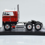 Peterbilt 352 Pacemaker Rot Weiss IXO 1:43 - image 2 of 4