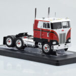 Peterbilt 352 Pacemaker Rot Weiss IXO 1:43 - image 3 of 4