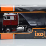 Peterbilt 352 Pacemaker Rot Weiss IXO 1:43 - image 4 of 4