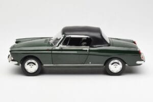 Peugeot 404 Cabriolet Antique Green Limitierte Auflage Norev 1:18 184829 Metall – Bild 4 von 8
