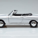 Peugeot 404 Cabriolet Silber Norev 1:18 - image 5 of 8