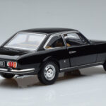Peugeot 504 Coupe Schwarz Norev 1:18 - image 3 of 7