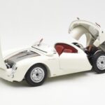 Porsche 550 Spyder 70 Jahre Edition Weiss Schuco 1:18 - image 2 of 8