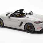 Porsche 718 Spyder Crayon Grau GT Spirit 1:18 - image 5 of 6