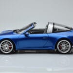 Porsche 911 991 4S Targa Blau GT Spirit 1:18 - image 3 of 5