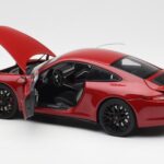 Porsche 911 991 Carrera GTS Carmine Rot Schuco 1:18 - image 5 of 8
