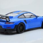 Porsche 911 GT2 RS 991.2 Weissach Package Blau Schwarze Magnesiumfelgen Minichamps 1:18 - image 2 of 6