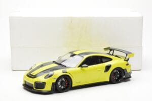 Porsche 911 991.2 GT2 RS Hellgrün Mit Schwarzen Magnesium-Felgen Minichamps 1:18 155068300 Metall – Bild 6 von 6