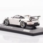 Porsche 911 991.2 GT2 RS Weiss Minichamps 1:43 - image 3 of 4
