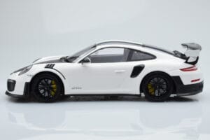 Porsche 911 GT2 RS 991.2 Weissach Package Weiss Schwarze Magnesiumfelgen Minichamps 1:18 153068309 Metall – Bild 3 von 6