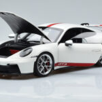 Porsche 911 992 GT3 Weiss Norev 1:18 - image 2 of 7