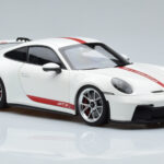 Porsche 911 992 GT3 Weiss Norev 1:18 - image 5 of 7