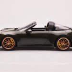 Porsche 911 992 Targa 4S Olivgrün GT Spirit 1:18 - image 3 of 6
