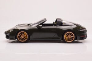 Porsche 911 992 Targa 4S Olivgrün GT Spirit 1:18 GT438 Resin – Bild 3 von 6