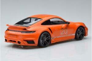 Porsche 911 992 Turbo S China 20th Anniversary Orange Minichamps 1:18 155069171 Metall – Bild 2 von 6