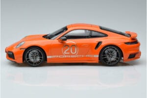 Porsche 911 992 Turbo S China 20th Anniversary Orange Minichamps 1:18 155069171 Metall – Bild 3 von 6