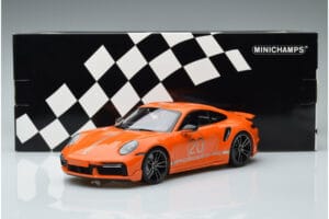 Porsche 911 992 Turbo S China 20th Anniversary Orange Minichamps 1:18 155069171 Metall – Bild 6 von 6