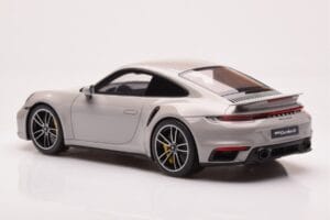 Porsche 911 992 Turbo S Crayon Grau GT Spirit 1:18 GT431 Resin – Bild 5 von 6