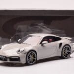 Porsche 911 992 Turbo S Crayon Grau GT Spirit 1:18 - image 6 of 6