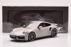Porsche 911 992 Turbo S Crayon Grau GT Spirit 1:18 GT431 Resin – Bild 6 von 6