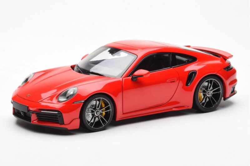 Porsche 911 992 Turbo S Sport Design Rot Minichamps 1:18