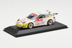 Porsche 911 996 GT3 RS McKenna #23 T. Bernhard / J. Bergmeister / M. Maassen 12 Hours of Sebring 2004 Minichamps 1:43 4000464 – Bild 2 von 4