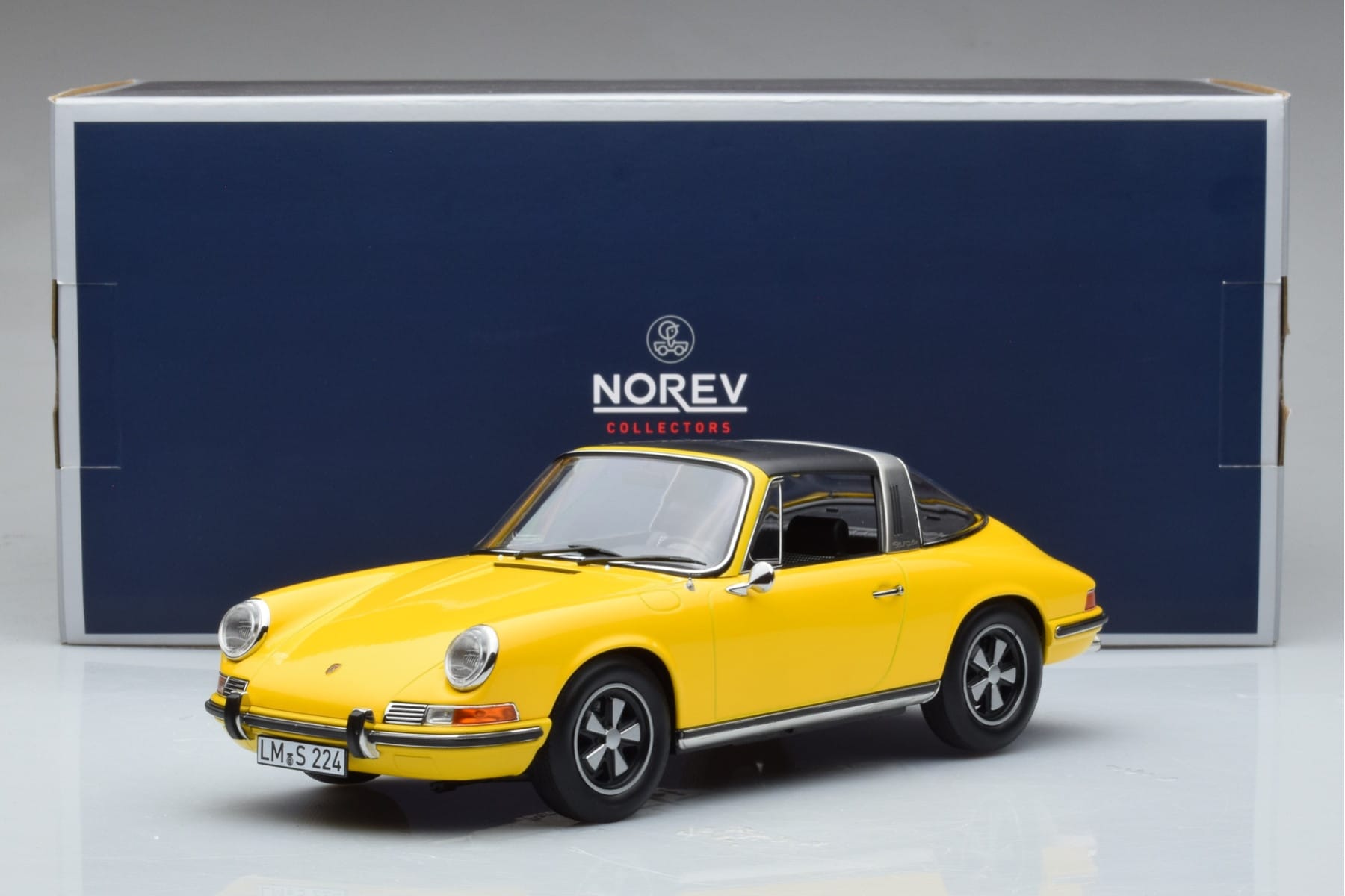 Porsche 911 E Targa Norev 1:18 187643 Metall – Bild 7 von 7