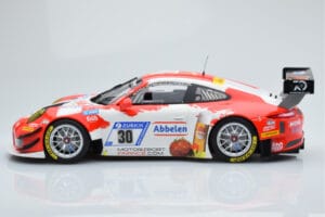 Porsche 911 GT3 R Frikadelli Racing Team #30 M. Muller / M. Arnold / F. Henzler / M. Campbell 24 Hours of Nurburgring 2018 Mi – Bild 3 von 6
