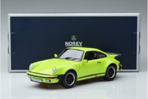 Porsche 911 930 Turbo 3.0 Hellgrün Norev 1:18 187666 Metall – Bild 7 von 7