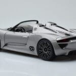 Porsche 918 Spyder Prototyp Grau Metallic Minichamps 1:18 - image 5 of 7