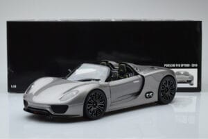 Porsche 918 Spyder Prototyp Grau Metallic Minichamps 1:18 110060030 Metall – Bild 7 von 7