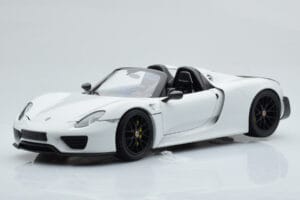 Porsche 918 Spyder Weissach Package Weiss Mit Schwarzen Rädern Minichamps 1:18
