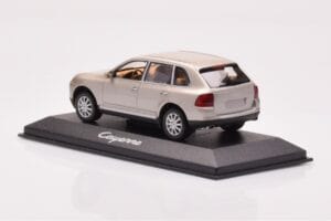Porsche Cayenne 9PA Beige Minichamps 1:43 WAPC2000513 Metall – Bild 3 von 4