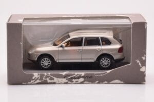 Porsche Cayenne 9PA Beige Minichamps 1:43 WAPC2000513 Metall – Bild 4 von 4
