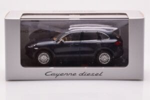 Porsche Cayenne 9PA Diesel Dunkelblau Minichamps 1:43 WAP0200030B Metall – Bild 4 von 4