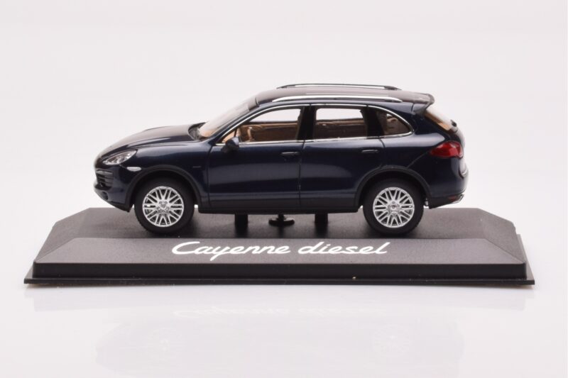 Porsche Cayenne 9PA Diesel Dunkelblau Minichamps 1:43