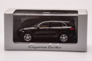 Porsche Cayenne 92A Turbo Schwarz Minichamps 1:43 WAP0200050B Metall – Bild 4 von 4