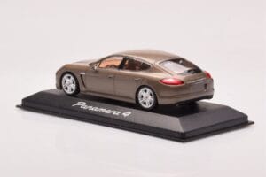 Porsche Panamera 970 4 Beige Metallic Minichamps 1:43 WAP02000319 Metall – Bild 3 von 4