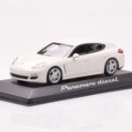 Porsche Panamera 970 Diesel Carrara Weiss Minichamps 1:43 - image 2 of 4