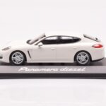 Porsche Panamera 970 Diesel Carrara Weiss Minichamps 1:43