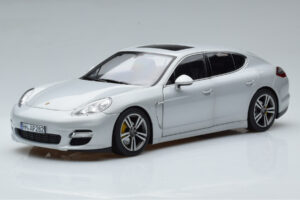 Porsche Panamera 970 Turbo Silber Norev 1:18