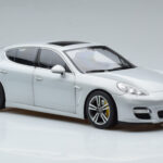Porsche Panamera 970 Turbo Silber Norev 1:18 - image 5 of 7