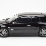 Renault Megane 2 RS Phase 2 Schwarz Otto 1:18 - image 3 of 6