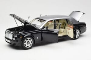 Rolls-Royce Phantom VII EWB Schwarz und Silber Kyosho 1:18 08841BKS Metall – Bild 2 von 8