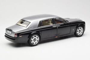 Rolls-Royce Phantom VII EWB Schwarz und Silber Kyosho 1:18 08841BKS Metall – Bild 3 von 8